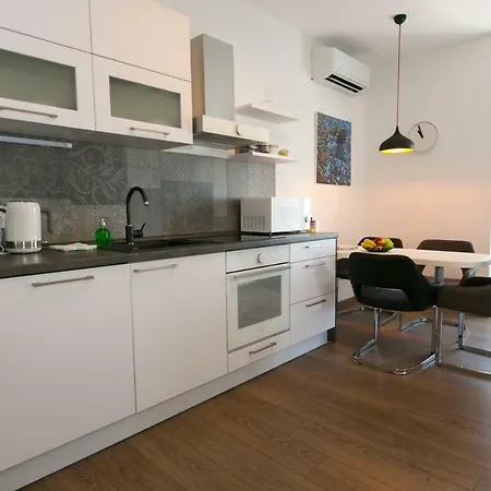 Apartman Del Molo *