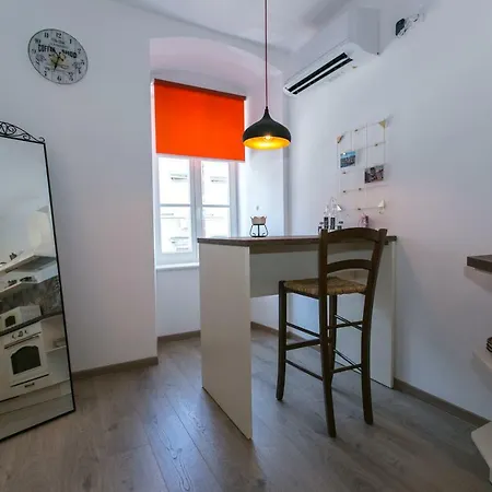 Del Molo Apartment