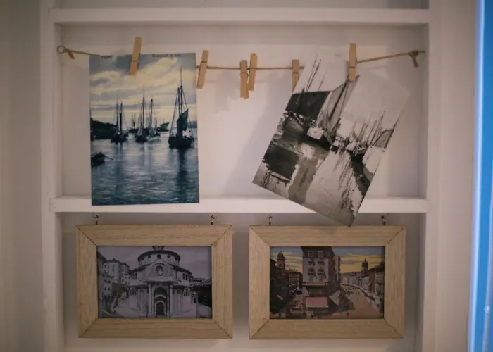 Del Molo Apartament *