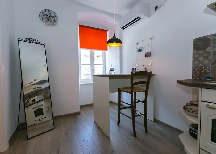 Del Molo Apartment